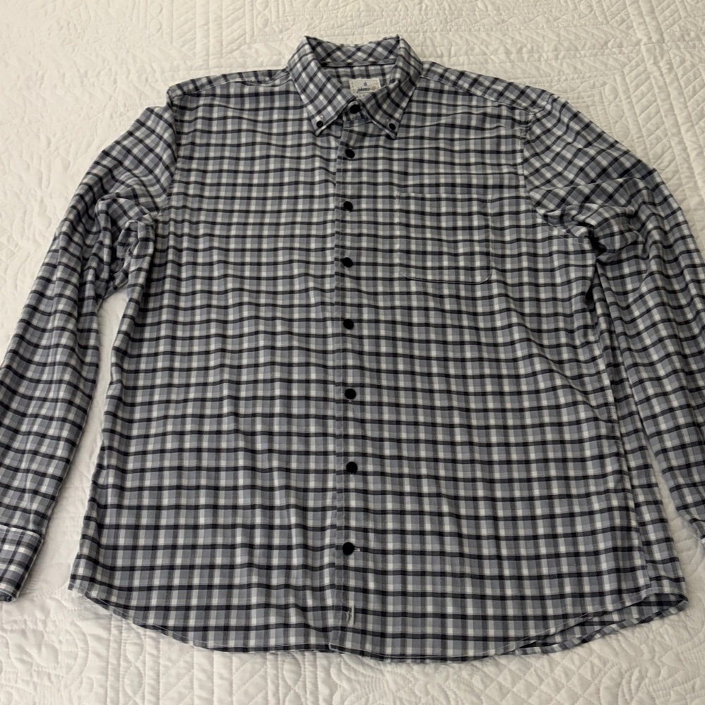 Johnnie O Hangin’ Out style Tally button down shirt